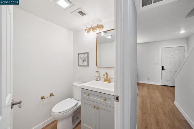 225 Mayhew Way 5, Walnut Creek, CA 94597