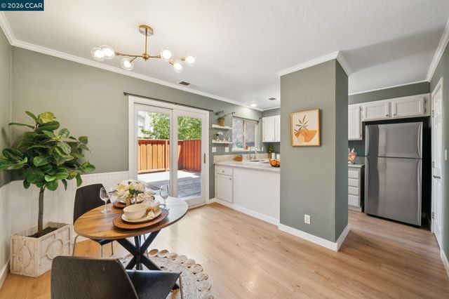 225 Mayhew Way 5, Walnut Creek, CA 94597