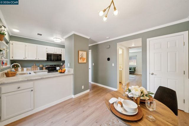 225 Mayhew Way 5, Walnut Creek, CA 94597