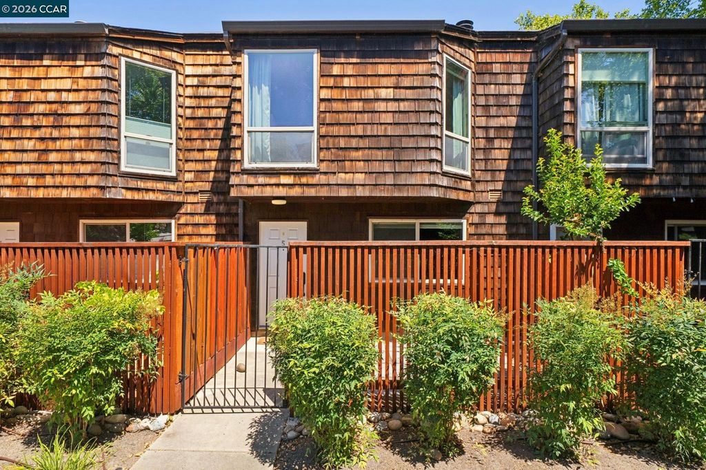225 Mayhew Way 5, Walnut Creek, CA 94597