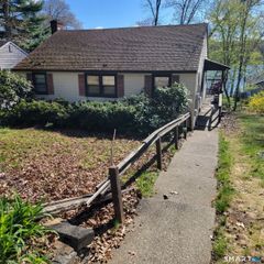 22 Ridgewood Road, East Haddam, CT 06415