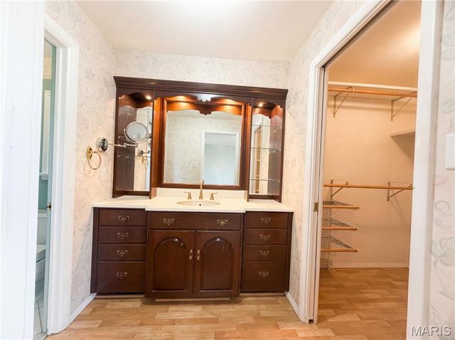 565 Graeser Road, St Louis, MO 63141