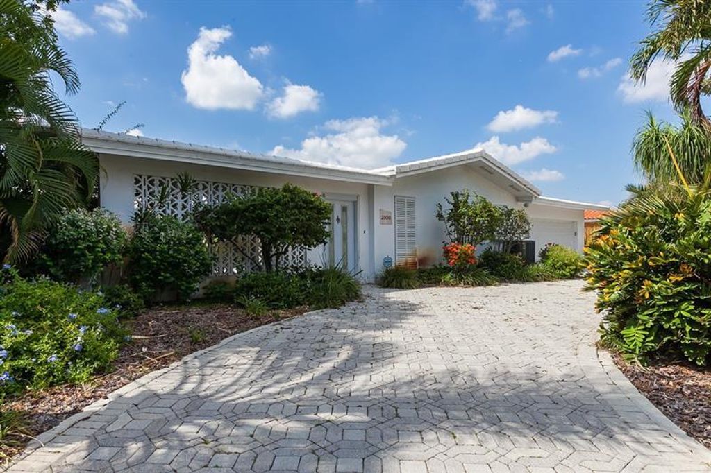 2108 NE 44th Street, Fort Lauderdale, FL 33308