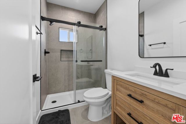 678 E 45th Street, Los Angeles, CA 90011