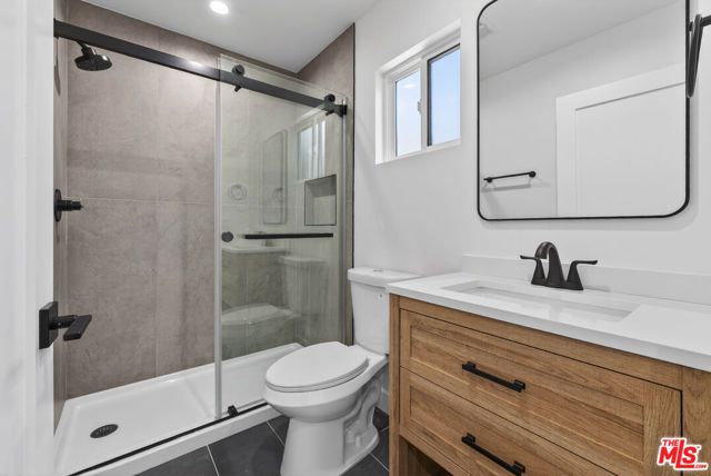 678 E 45th Street, Los Angeles, CA 90011