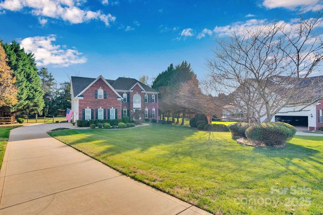 175 Corona Circle, Mooresville, NC 28117