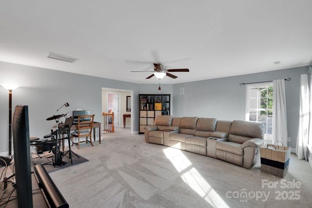 175 Corona Circle, Mooresville, NC 28117