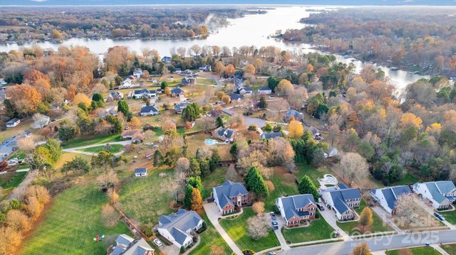 175 Corona Circle, Mooresville, NC 28117