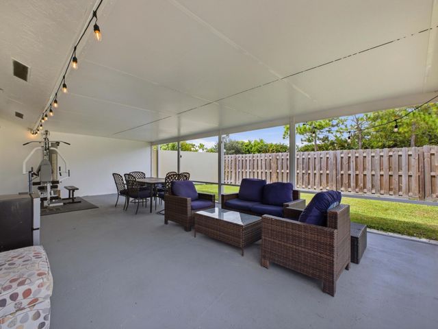 1320 RIVERSIDE Circle 1322, Wellington, FL 33414