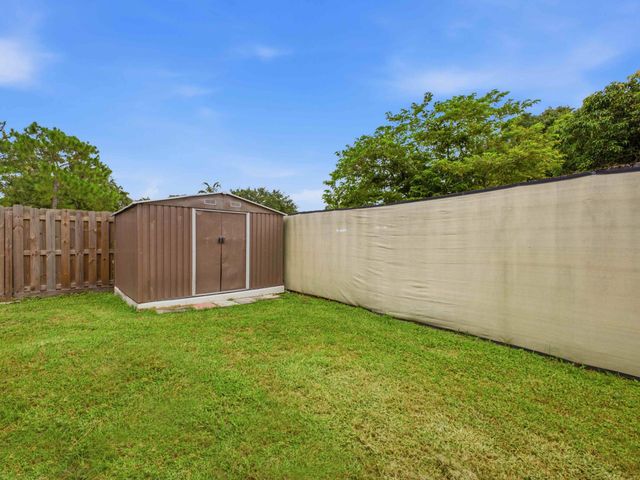 1320 RIVERSIDE Circle 1322, Wellington, FL 33414