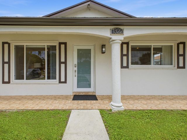 1320 RIVERSIDE Circle 1322, Wellington, FL 33414