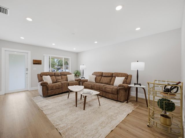 1320 RIVERSIDE Circle 1322, Wellington, FL 33414