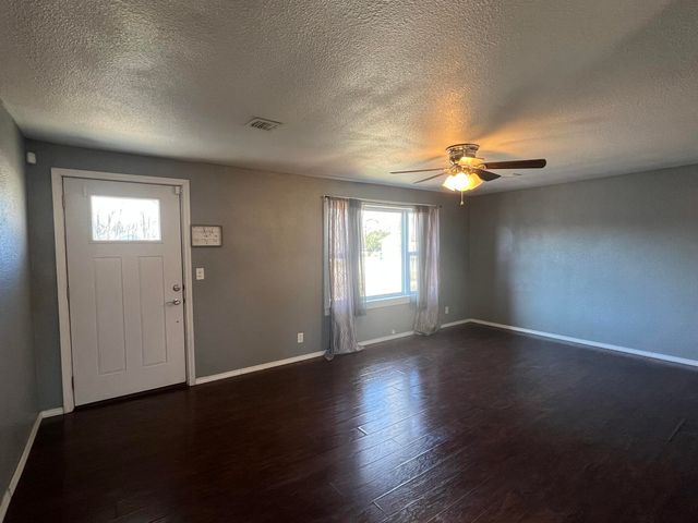 103 E Valley Street, Willow Springs, MO 65793