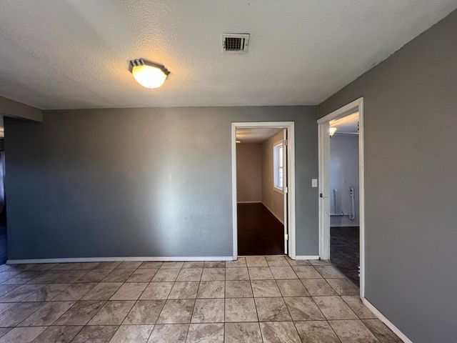 103 E Valley Street, Willow Springs, MO 65793