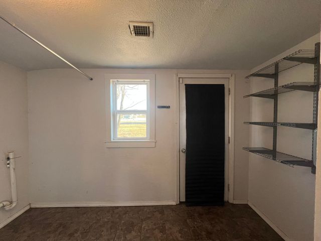 103 E Valley Street, Willow Springs, MO 65793