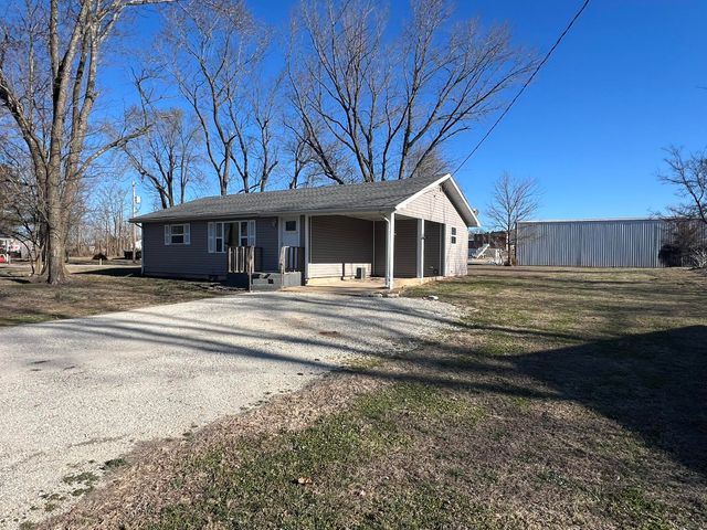 103 E Valley Street, Willow Springs, MO 65793