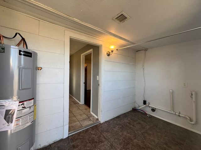 103 E Valley Street, Willow Springs, MO 65793