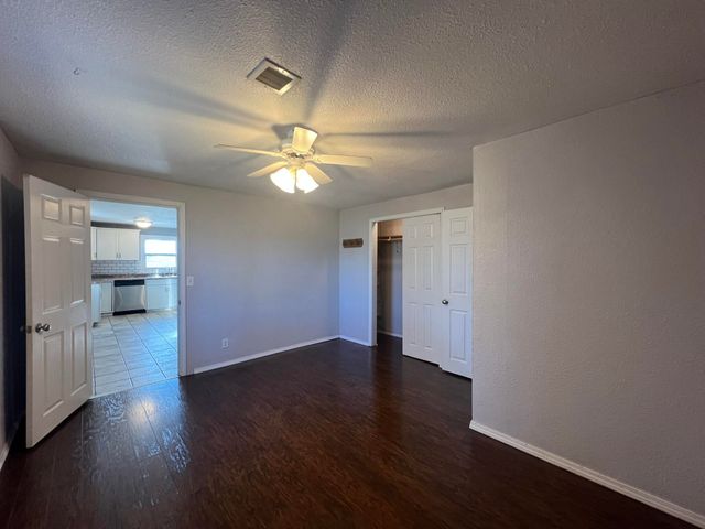 103 E Valley Street, Willow Springs, MO 65793