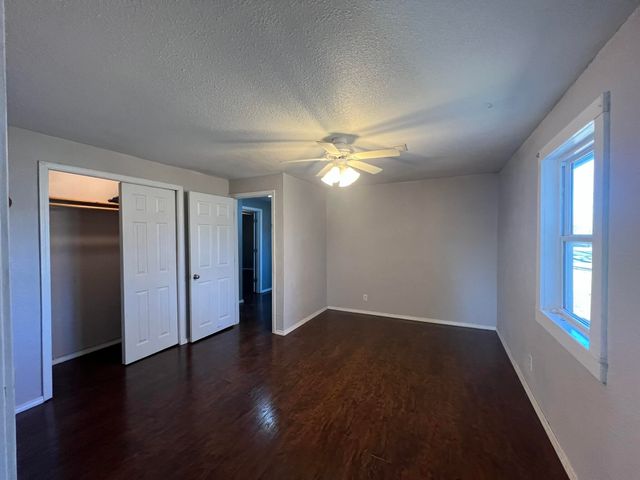 103 E Valley Street, Willow Springs, MO 65793