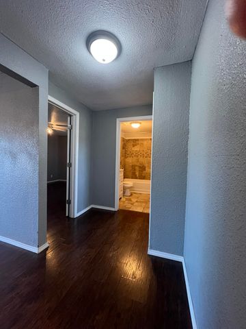 103 E Valley Street, Willow Springs, MO 65793