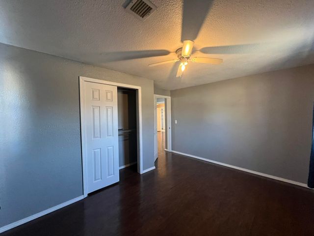 103 E Valley Street, Willow Springs, MO 65793