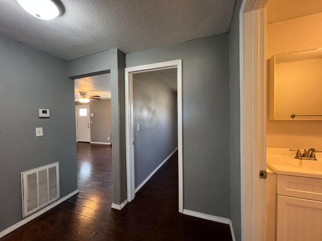 103 E Valley Street, Willow Springs, MO 65793