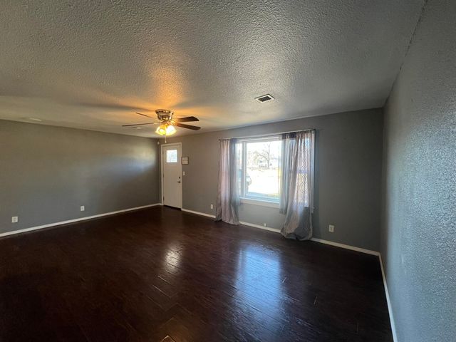 103 E Valley Street, Willow Springs, MO 65793