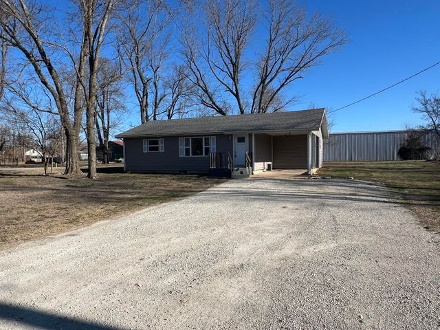 103 E Valley Street, Willow Springs, MO 65793