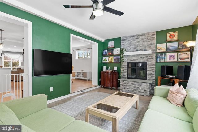 2325 WILLOW BROOK DR, Huntingdon Valley, PA 19006