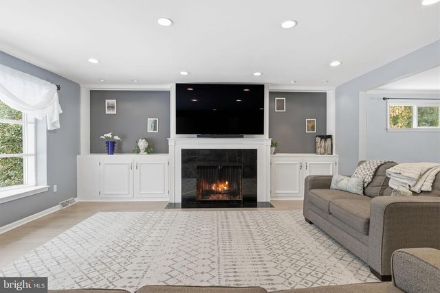 2325 WILLOW BROOK DR, Huntingdon Valley, PA 19006