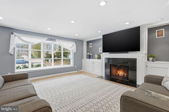 2325 WILLOW BROOK DR, Huntingdon Valley, PA 19006