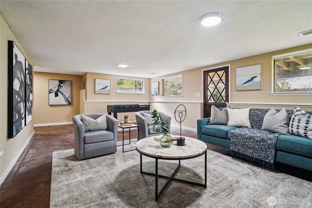 3909 13th Avenue S, Seattle, WA 98108