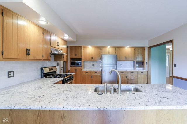 1076 Chipmunk Lane, Pendleton, IN 46064