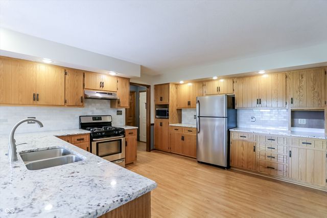 1076 Chipmunk Lane, Pendleton, IN 46064