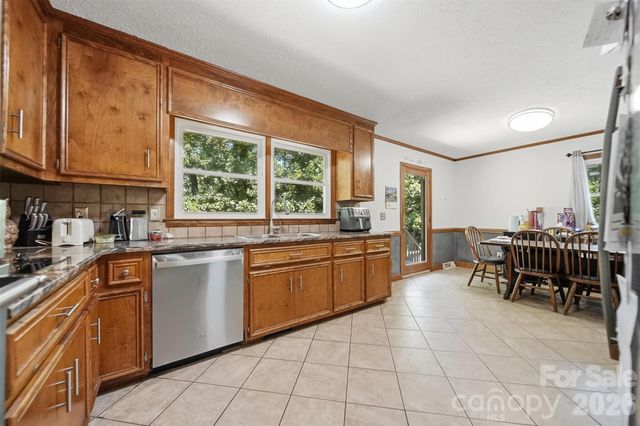 1924 Braswell Place, Lenoir, NC 28645