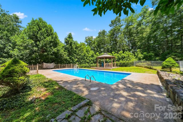 1924 Braswell Place, Lenoir, NC 28645