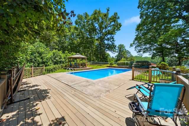 1924 Braswell Place, Lenoir, NC 28645