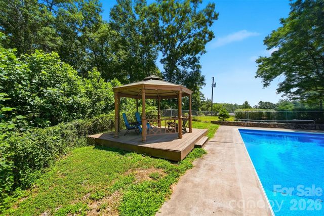 1924 Braswell Place, Lenoir, NC 28645