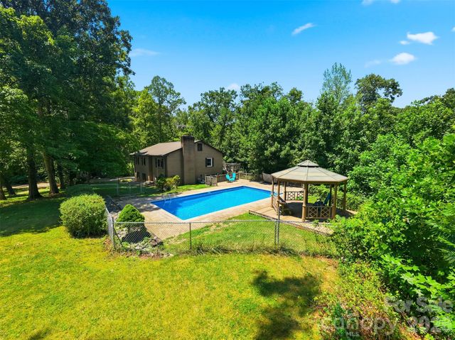 1924 Braswell Place, Lenoir, NC 28645