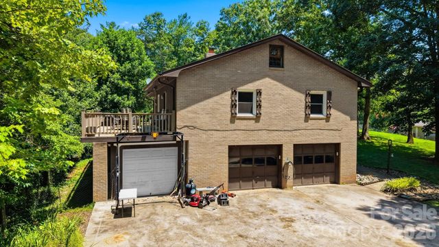 1924 Braswell Place, Lenoir, NC 28645