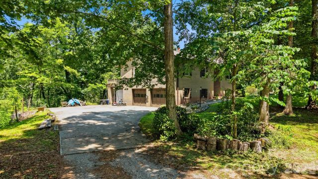 1924 Braswell Place, Lenoir, NC 28645
