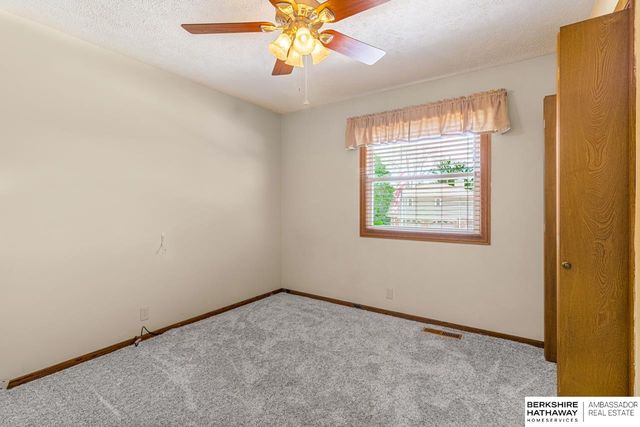 15605 Valley Street, Omaha, NE 68130