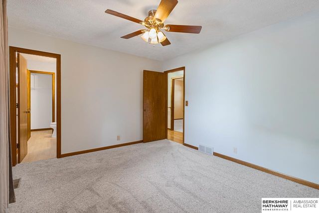 15605 Valley Street, Omaha, NE 68130