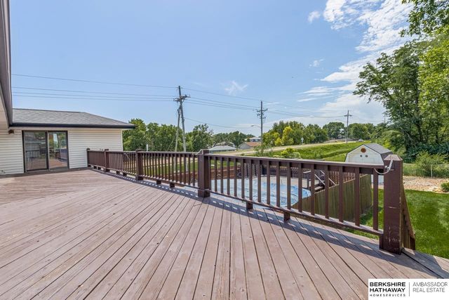 15605 Valley Street, Omaha, NE 68130