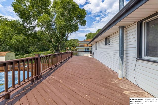 15605 Valley Street, Omaha, NE 68130