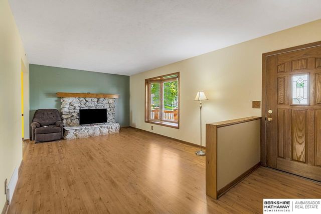 15605 Valley Street, Omaha, NE 68130