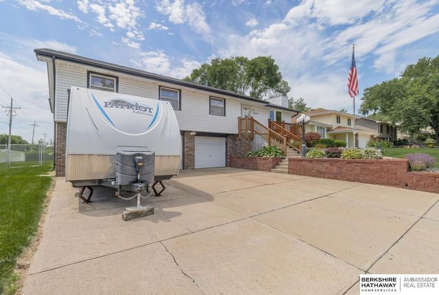 15605 Valley Street, Omaha, NE 68130