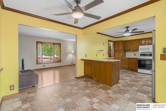 15605 Valley Street, Omaha, NE 68130