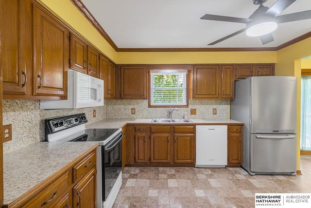 15605 Valley Street, Omaha, NE 68130