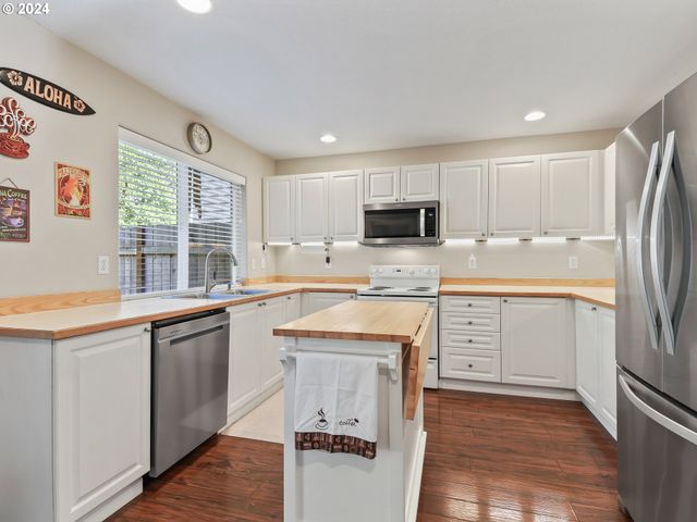4888 Se ANTELOPE HILLS Dr, Gresham, OR 97080